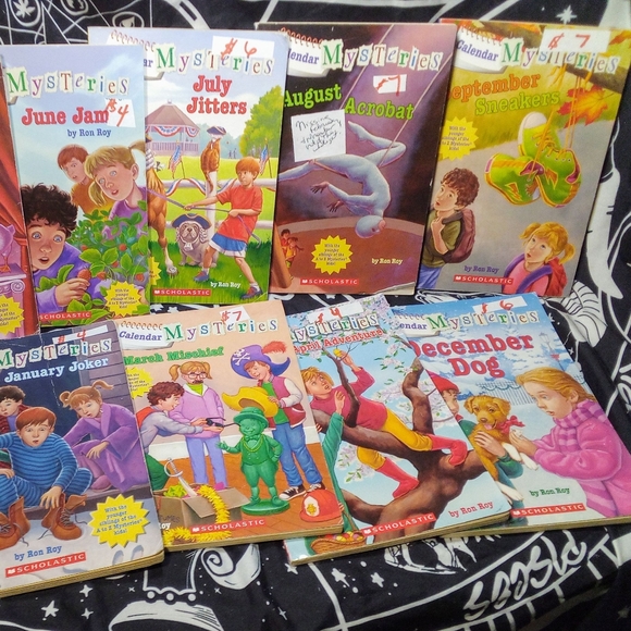 3 FOR $15 TEN CALENDAR MYSTERIES SET OF TEN SOFTBACK - Picture 3 of 3